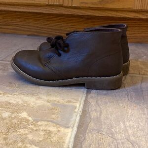 Boy leather boots